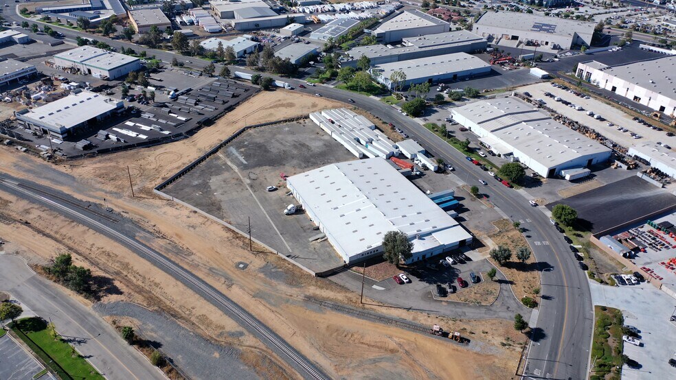 6300 Box Springs Blvd, Riverside, CA à louer - Photo de l’immeuble – Image 1 sur 3