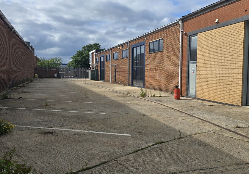 Telford Rd, Bicester à louer - Photo de l’immeuble – Image 3 sur 6