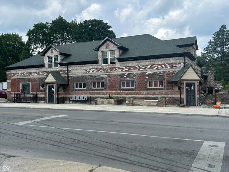 5066 E Michigan St, Indianapolis, IN à vendre - Photo de l’immeuble – Image 2 sur 4