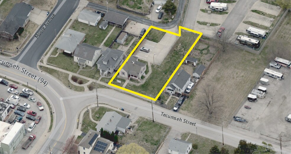 198 Tecumseh St, Saint Charles, MO à louer - Photo de l’immeuble – Image 2 sur 5