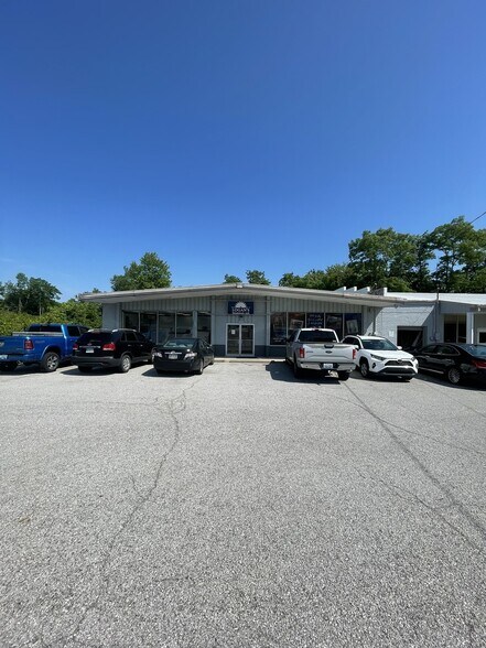 1812-1818 Petersburg Rd, Hebron, KY à vendre - Photo de l’immeuble – Image 2 sur 7