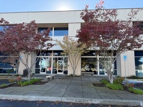 2280 Bates Ave, Concord, CA à louer Photo intérieure– Image 2 sur 10