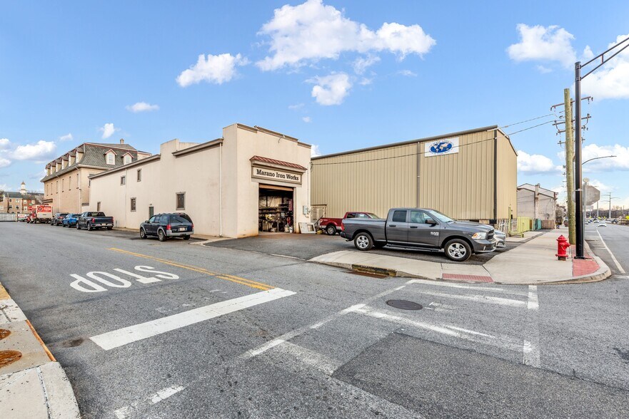 205 E Lafayette St, Norristown, PA à vendre - Photo de l’immeuble – Image 3 sur 18