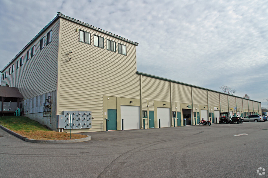 1397 Main St, Sanford, ME à louer - Photo de l’immeuble – Image 2 sur 8