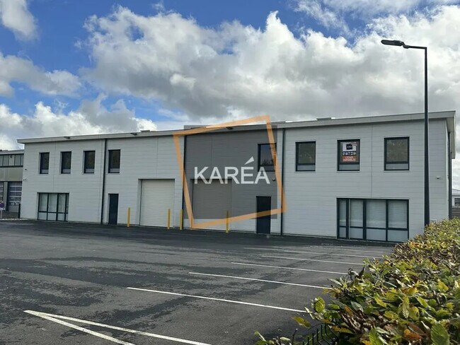 Plus de détails pour Local d’activités à vendre