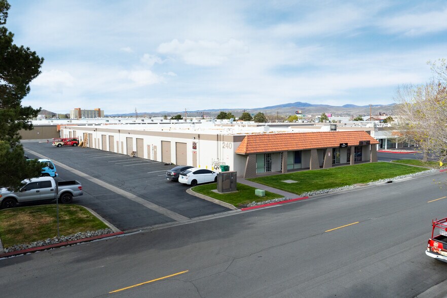 240 Freeport Blvd, Sparks, NV à louer - Photo de l’immeuble – Image 1 sur 14