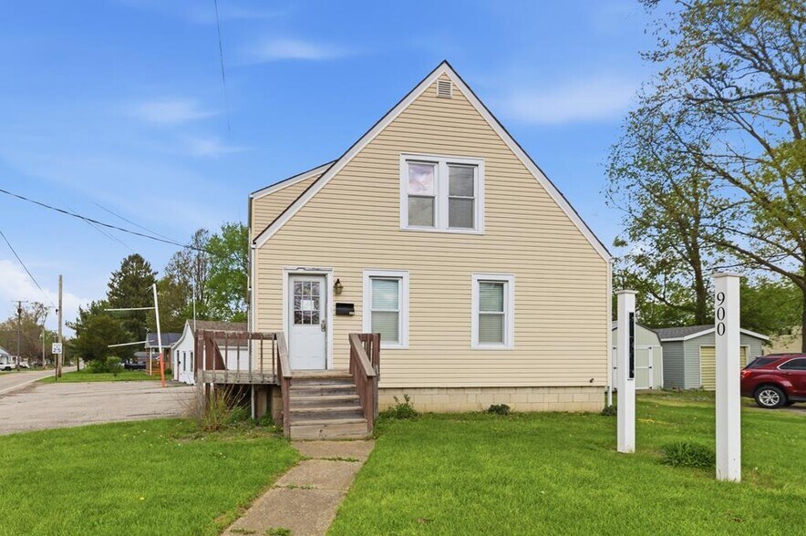 900 E Main St portefeuille de 2 biens à vendre sur LoopNet.fr - Photo de l’immeuble – Image 2 sur 2