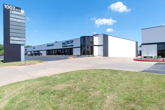 Plus de détails pour 1002 N Central Expy, Richardson, TX - Différents types d’espaces à louer