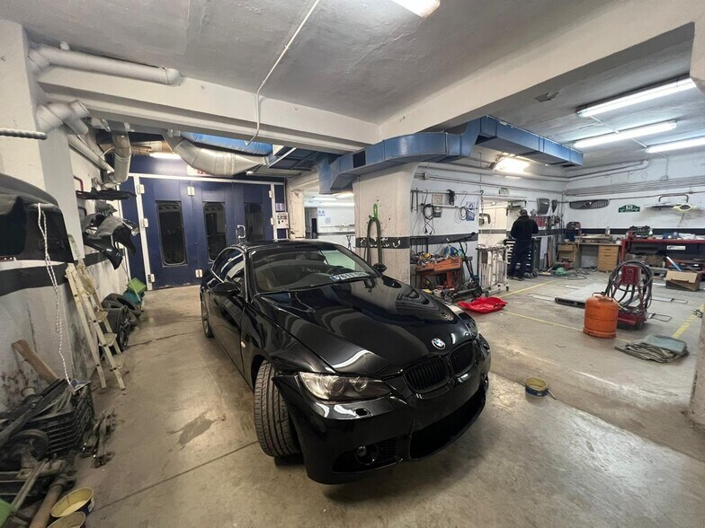 Local commercial dans Madrid, Madrid à vendre - Photo de l’immeuble – Image 2 sur 2