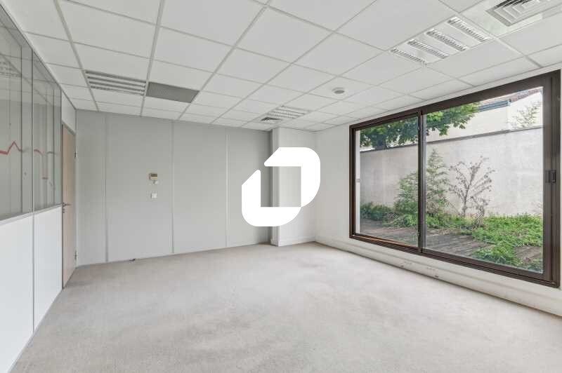 Bureau dans Courbevoie à louer - Photo de l’immeuble – Image 1 sur 16