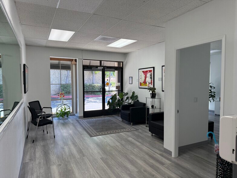 151 Kalmus Dr, Costa Mesa, CA à vendre - Photo de l’immeuble – Image 3 sur 34