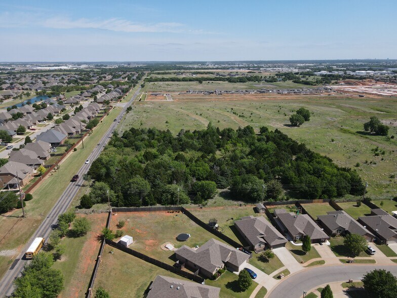 SW 29th & County Line, Oklahoma City, OK à vendre - Photo de l’immeuble – Image 2 sur 3