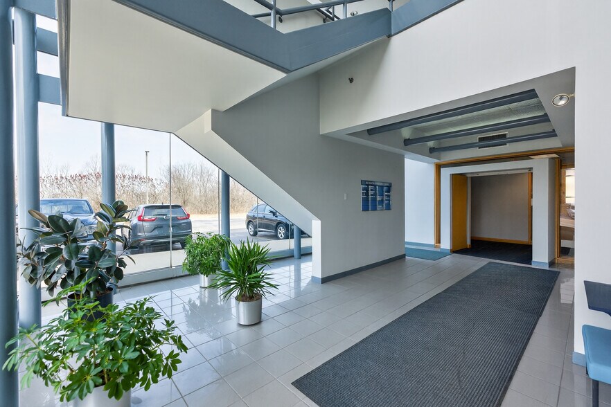 290 Springfield Dr, Bloomingdale, IL à louer - Photo de l’immeuble – Image 2 sur 47