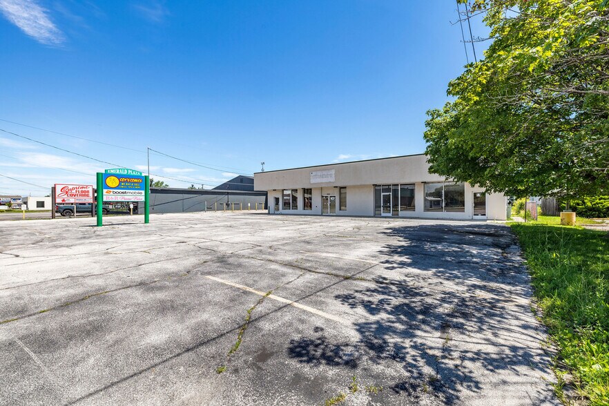 3220 Bay Rd, Saginaw, MI à vendre - Photo de l’immeuble – Image 1 sur 45