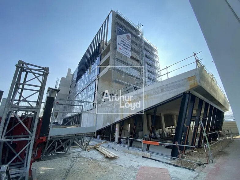 Bureau dans Melun à vendre - Photo de la construction – Image 2 sur 6