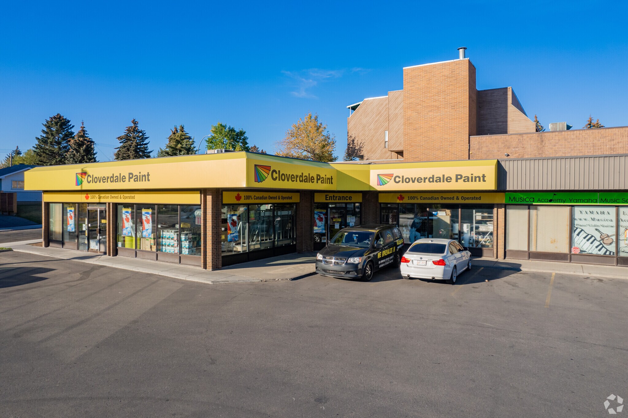 1935 37th St SW, Calgary, AB à louer Photo principale– Image 1 sur 7
