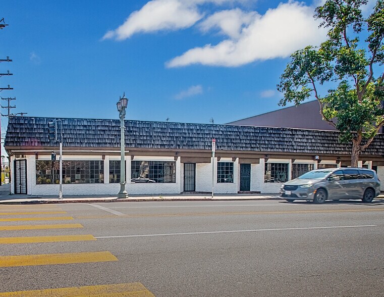 950 N Cahuenga Blvd, Los Angeles, CA à vendre - Photo de l’immeuble – Image 2 sur 7
