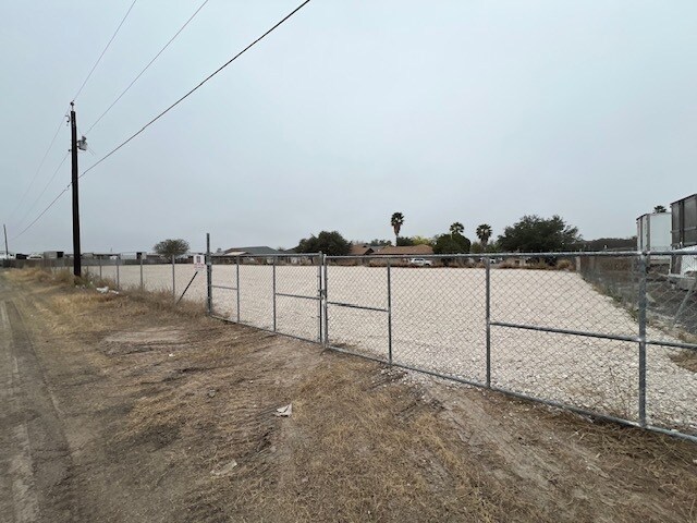 5119 Closner Blvd, Edinburg, TX à louer - Photo de l’immeuble – Image 3 sur 8