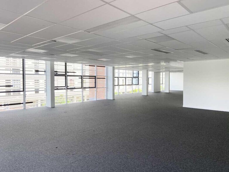 Bureau dans Ivry-sur-Seine à louer - Photo de l’immeuble – Image 3 sur 6