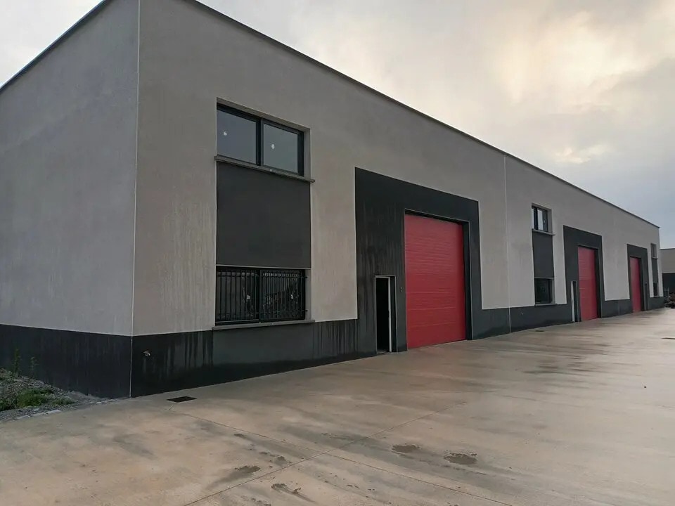 Local d’activités dans Val-de-Reuil à louer Photo de l’immeuble– Image 1 sur 9