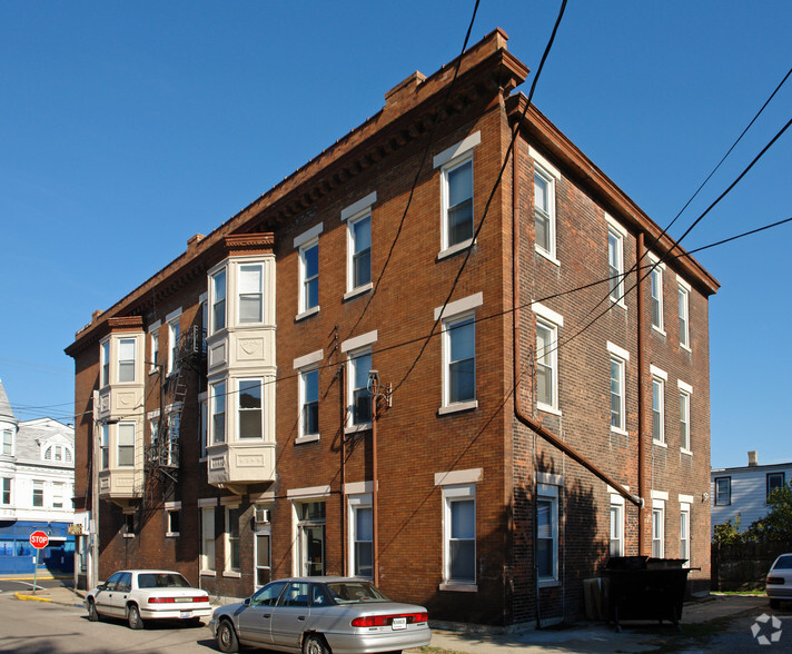 6100 Vine St, Cincinnati, OH à louer - Photo de l’immeuble – Image 2 sur 2