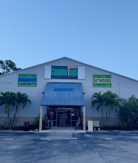 4200 Tamiami Trl N, Naples, FL à vendre - Photo de l’immeuble – Image 2 sur 2