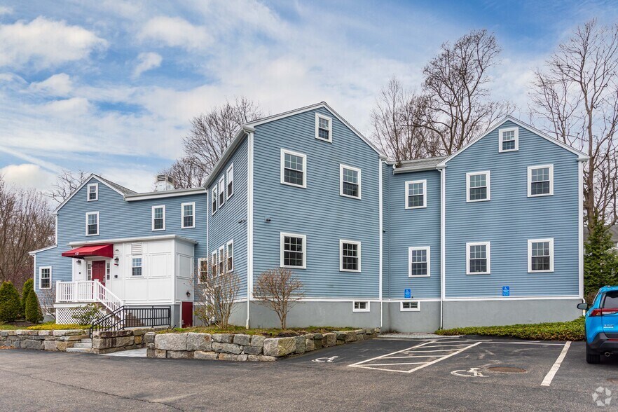 17 Canton Ave, Milton, MA à vendre - Photo de l’immeuble – Image 2 sur 11