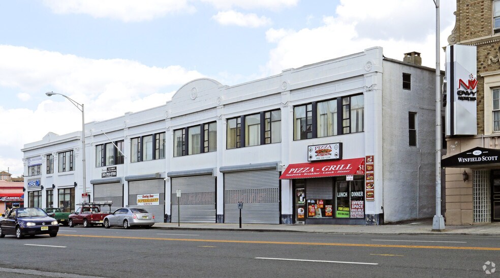 329-343 N Broad St, Elizabeth, NJ à louer - Photo de l’immeuble – Image 1 sur 13