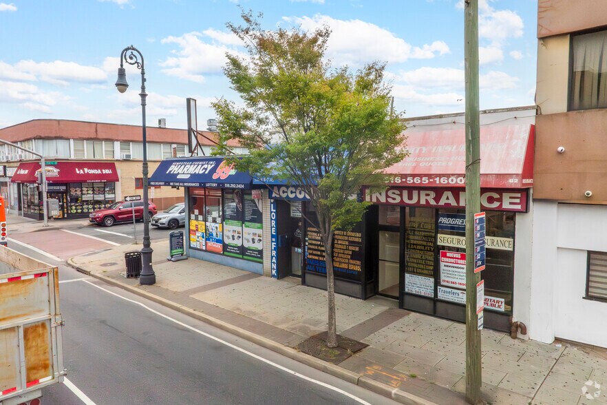 84 N Franklin St, Hempstead, NY à louer - Photo de l’immeuble – Image 2 sur 7