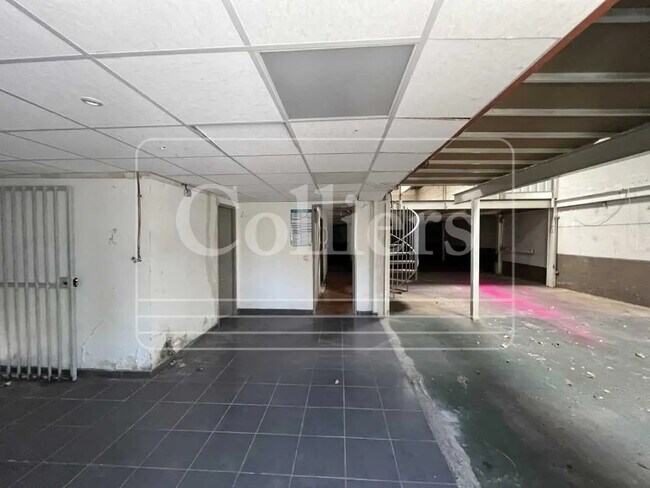 Plus de détails pour Local d'activités à louer