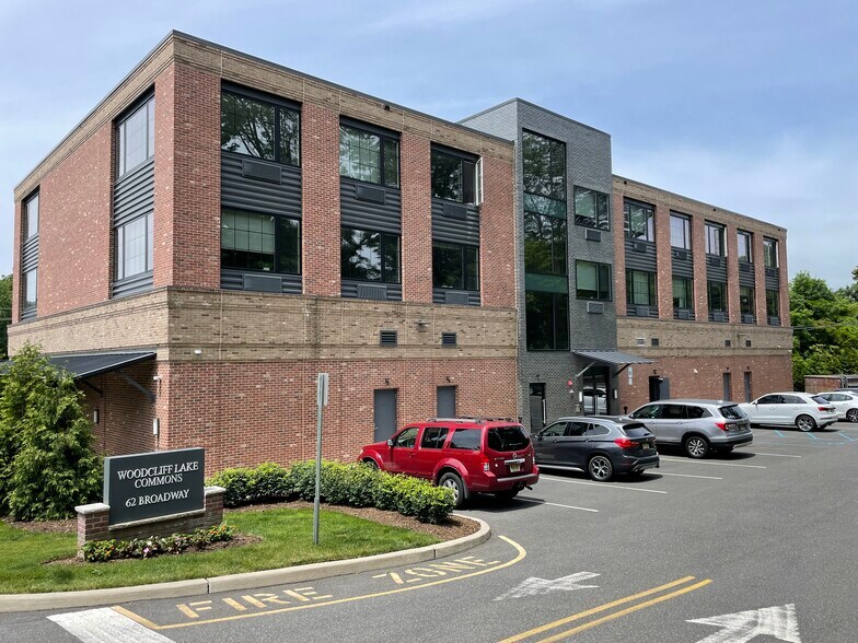 62 Broadway, Woodcliff Lake, NJ à vendre - Photo de l’immeuble – Image 2 sur 22