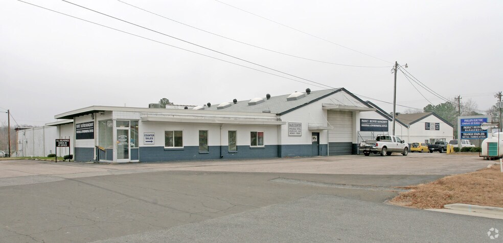 1705 Highway 70 W, Durham, NC à vendre - Photo de l’immeuble – Image 2 sur 4