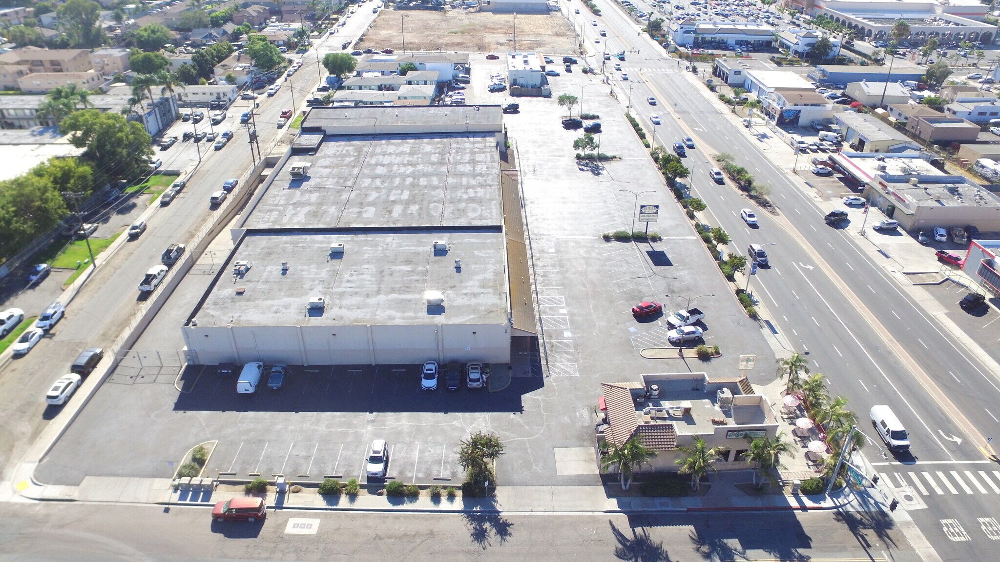 7663-7667 Broadway, Lemon Grove, CA à vendre Photo de l’immeuble– Image 1 sur 38