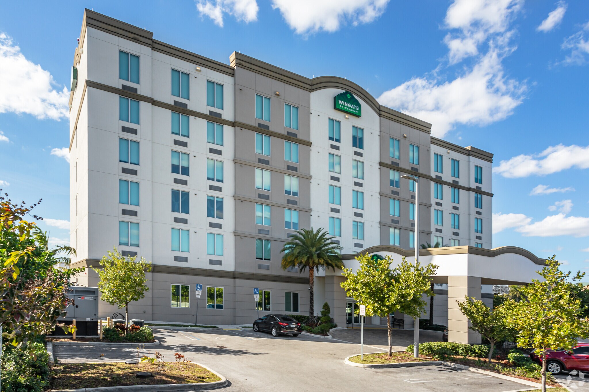 3755 NW 78th Ave, Doral, FL à vendre Photo principale– Image 1 sur 42