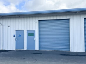 2175 Bluebell Dr, Santa Rosa, CA à louer Photo de l’immeuble– Image 1 sur 8