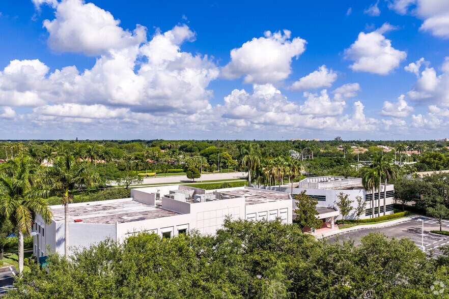 1455 N Park Dr, Weston, FL à vendre - Photo de l’immeuble – Image 2 sur 4