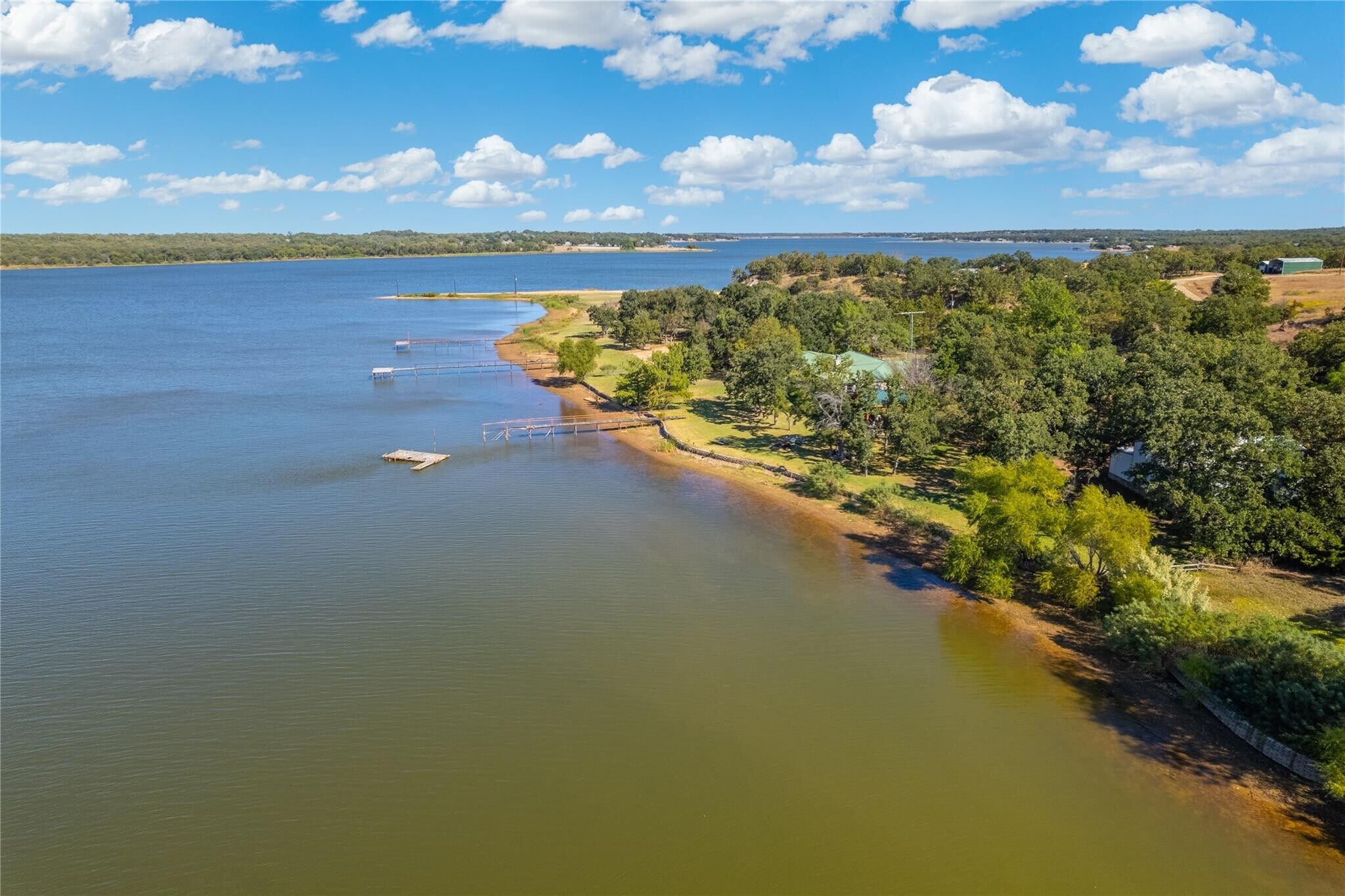 102 Comanche Trl, Nocona, TX à vendre Photo de l’immeuble– Image 1 sur 12