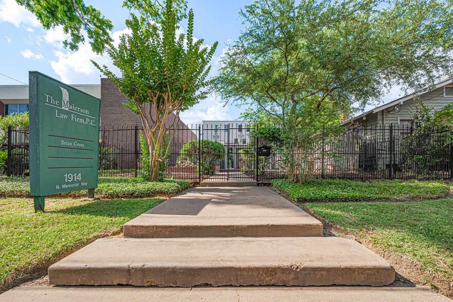 1914 N Memorial Way, Houston, TX à louer - Photo de l’immeuble – Image 2 sur 15
