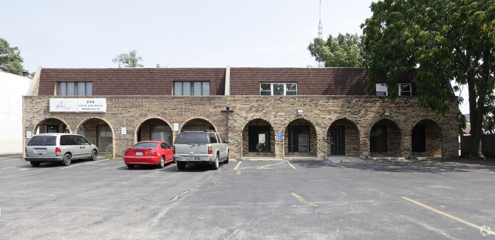 535-541 N Lake St, Mundelein, IL à louer - Photo de l’immeuble – Image 2 sur 6