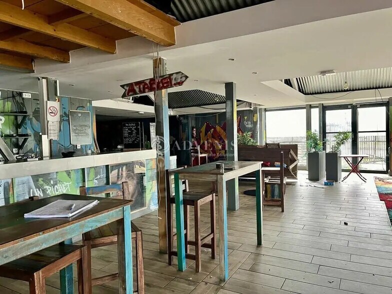 Local commercial dans Saint-Bonnet-de-Mure à louer - Photo intérieure – Image 2 sur 5