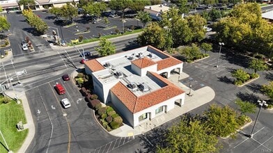 241 W East Ave, Chico, CA à louer Photo intérieure– Image 1 sur 23