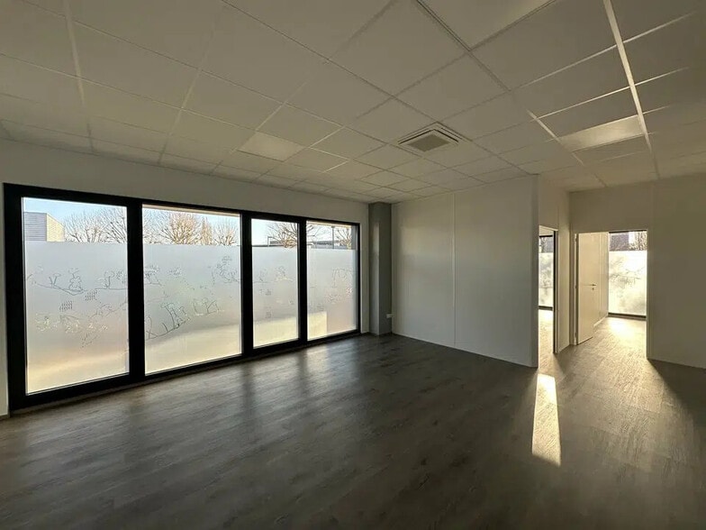 Bureau dans Rosheim à louer - Photo de l’immeuble – Image 2 sur 6
