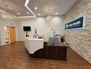 623 Stewart Ave, Garden City, NY à louer Photo intérieure– Image 2 sur 8