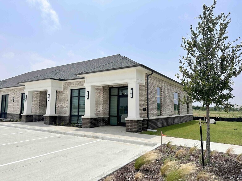 1630 W Prosper Trl, Prosper, TX à louer - Photo de l’immeuble – Image 2 sur 27