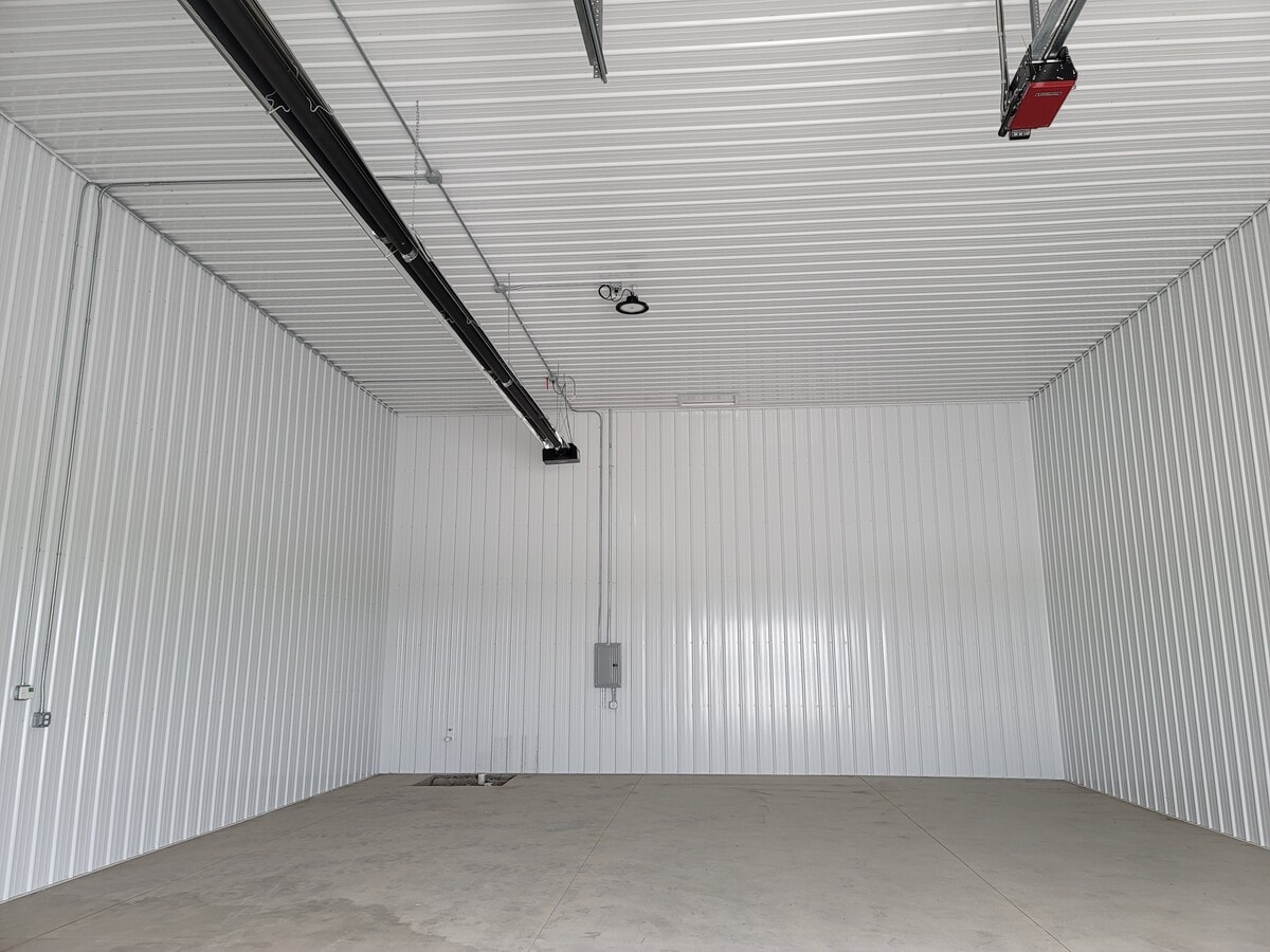 401 Snyder Drive- Building. A, Huxley, IA 50124 - Lot 401 -  - Photo intérieure - Image 1 of 2