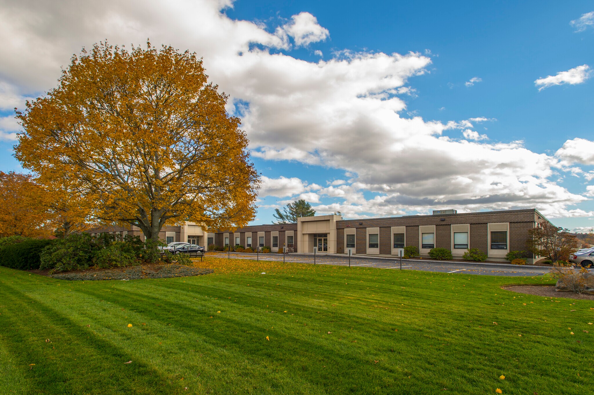 12-18 Hartwell Ave, Lexington, MA à louer Photo principale– Image 1 sur 3