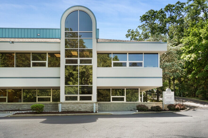 449 N State Rd, Briarcliff Manor Village, NY à louer - Photo de l’immeuble – Image 2 sur 8