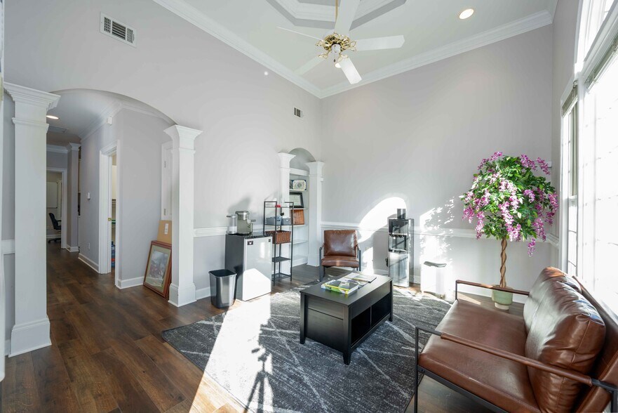 500 Sun Valley Dr, Roswell, GA à louer - Photo de l’immeuble – Image 3 sur 20