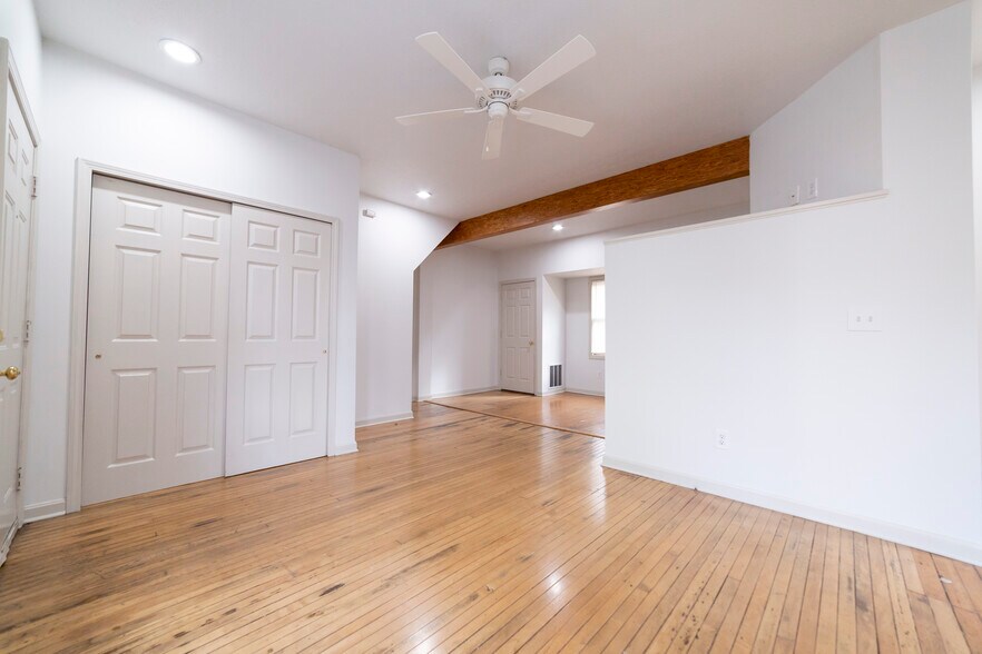 2444 Tremont Ave, Cleveland, OH à vendre - Photo de l’immeuble – Image 2 sur 8