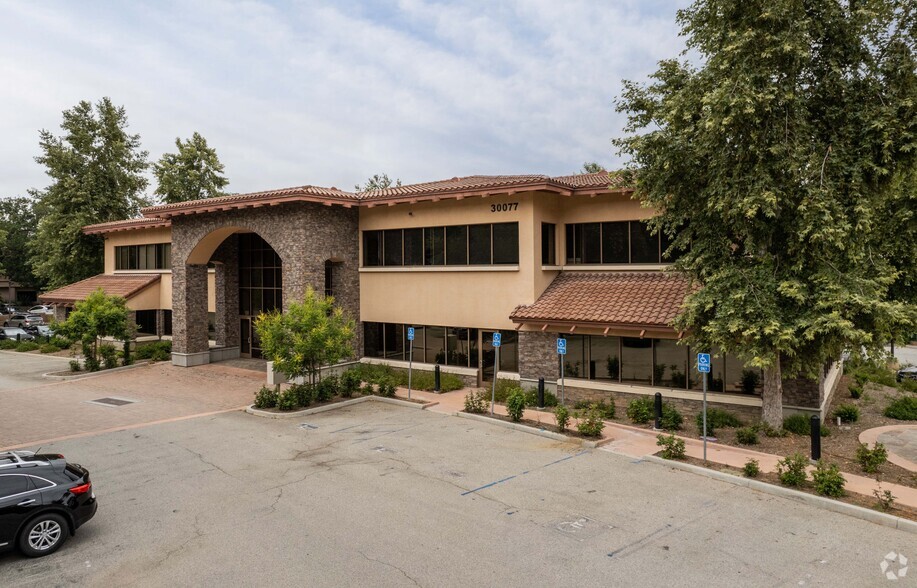 30077 Agoura Ct, Agoura Hills, CA à louer - Photo principale – Image 1 sur 5